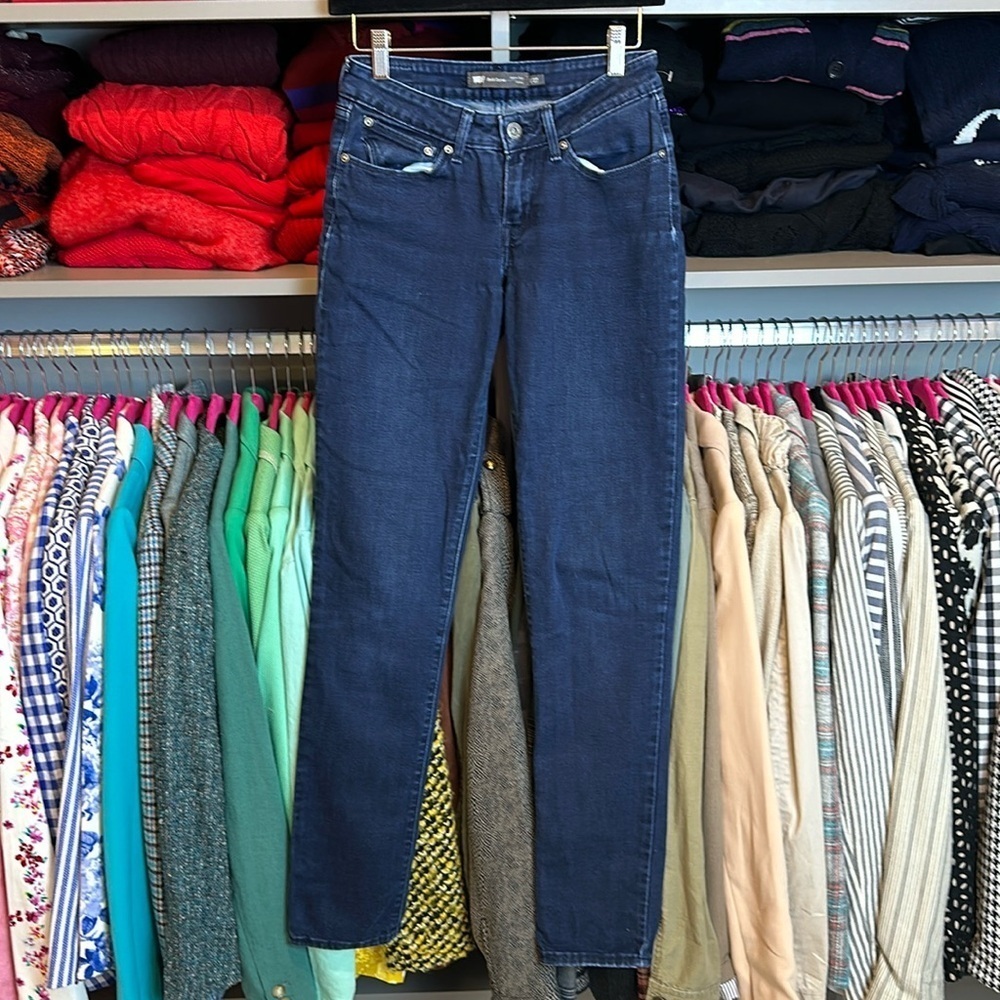 Levi’s dark blue modern rise skinny bold curve jeans size 4/27
